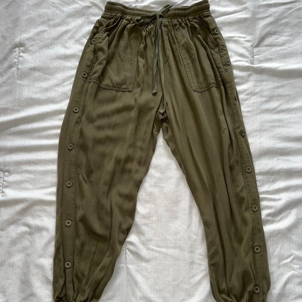 Army Green Stretchy Capris
